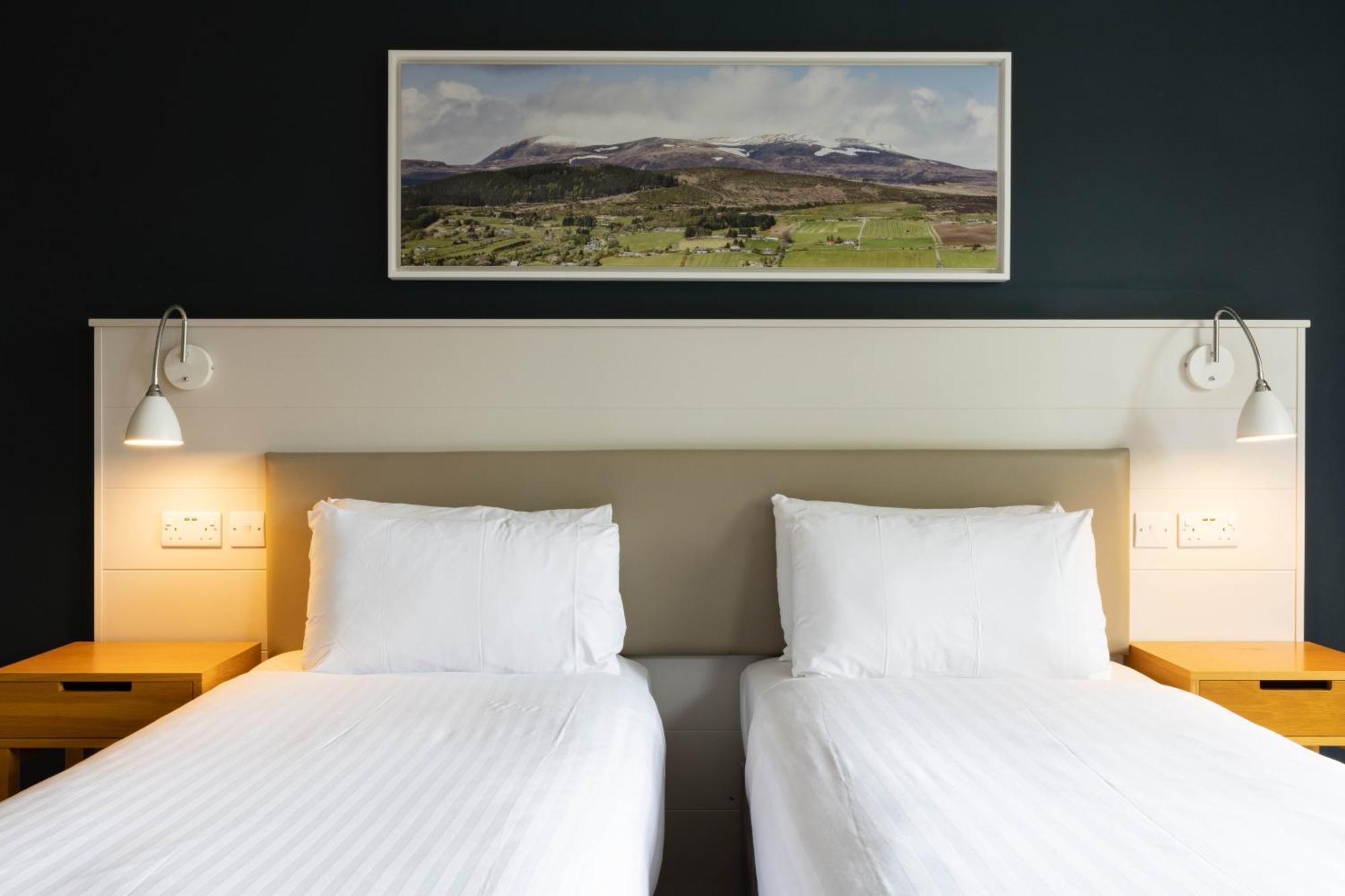 The Highland Hotel By Compass Hospitality Strathpeffer Habitación foto